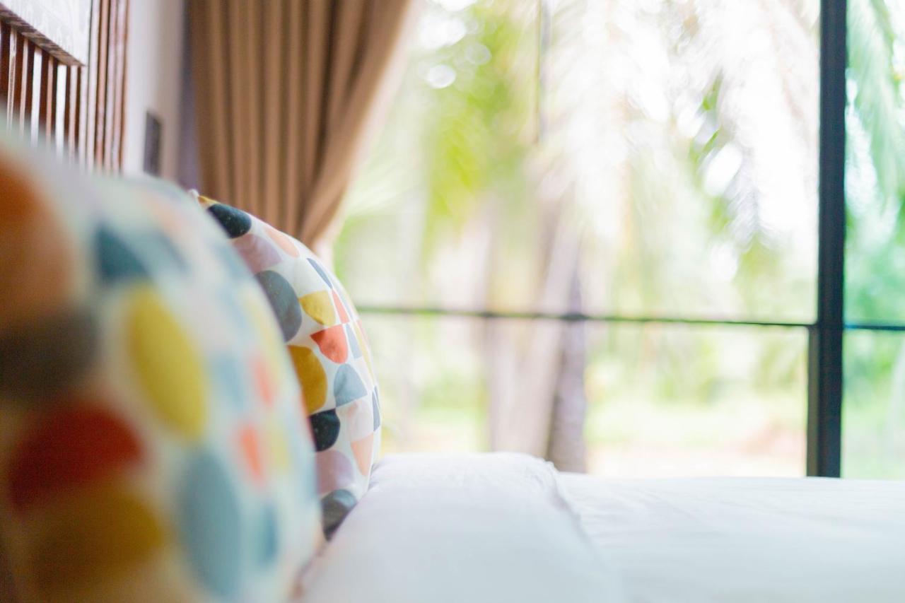 In My Place Cafotel Khlong Thom Экстерьер фото