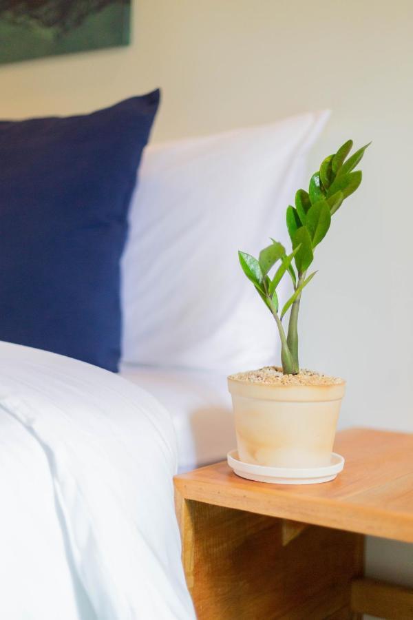 In My Place Cafotel Khlong Thom Экстерьер фото