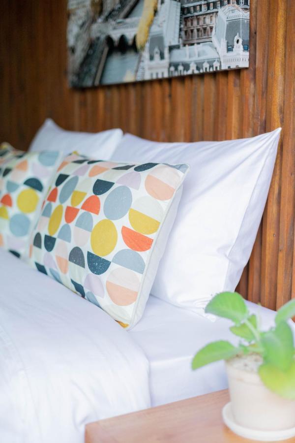 In My Place Cafotel Khlong Thom Экстерьер фото