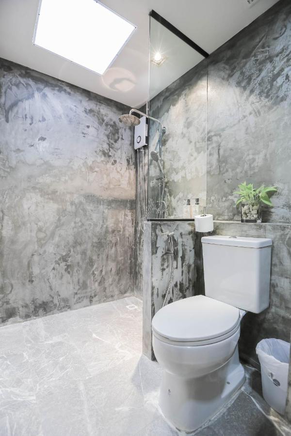 In My Place Cafotel Khlong Thom Экстерьер фото